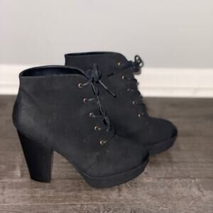 Black platform boots mossimo size 7